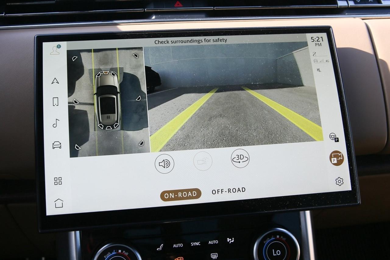 2023 Land Rover Range Rover SE 395 HP   AIR SUSPENSION   MERIDIAN? SOUND   PANORAMIC ROOF   THE BENCHMARK OF LUXURY SUVS Photo