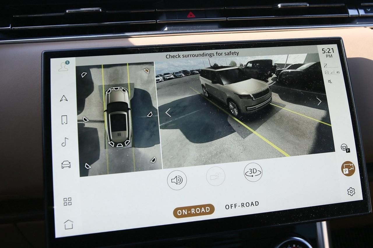 2023 Land Rover Range Rover SE 395 HP   AIR SUSPENSION   MERIDIAN? SOUND   PANORAMIC ROOF   THE BENCHMARK OF LUXURY SUVS Photo