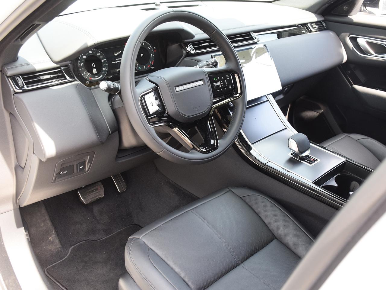 2026 Land Rover Range Rover Velar P250 Dynamic SE -Ltd Avail- PRICED TO MOVE. Photo
