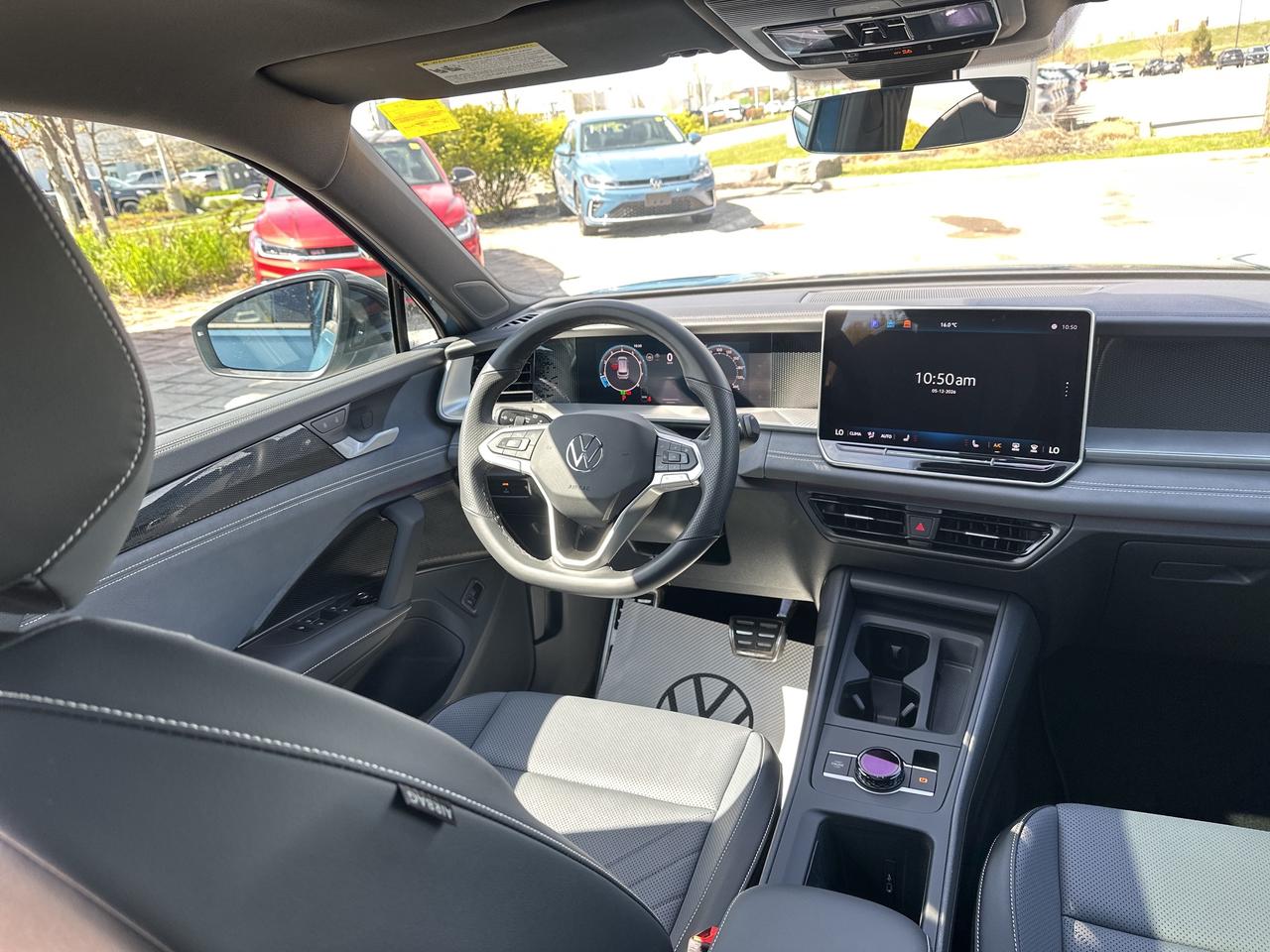 2025 Volkswagen Tiguan Comfortline R-Line Black Edition 4MOTION Photo