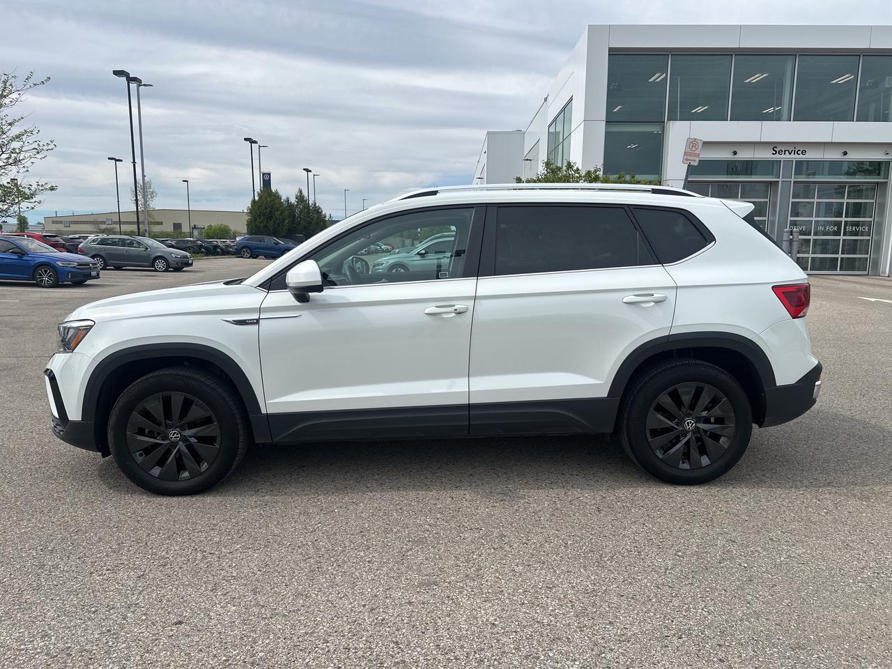 2022 Volkswagen Taos Comfortline 4Motion Photo2