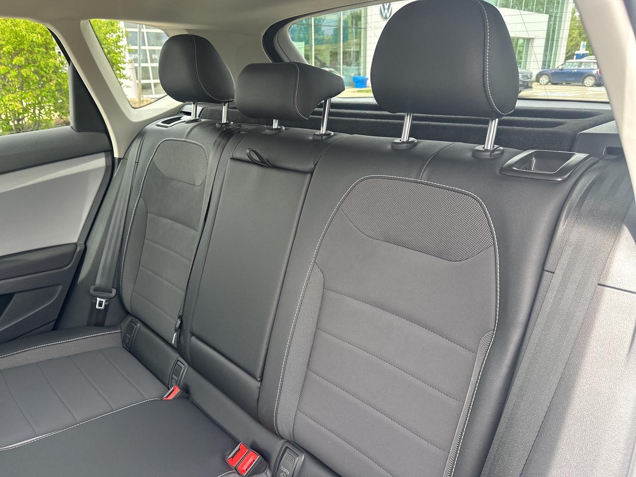 2022 Volkswagen Taos Comfortline 4Motion Photo