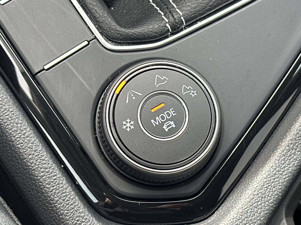 2022 Volkswagen Taos Comfortline 4Motion Photo