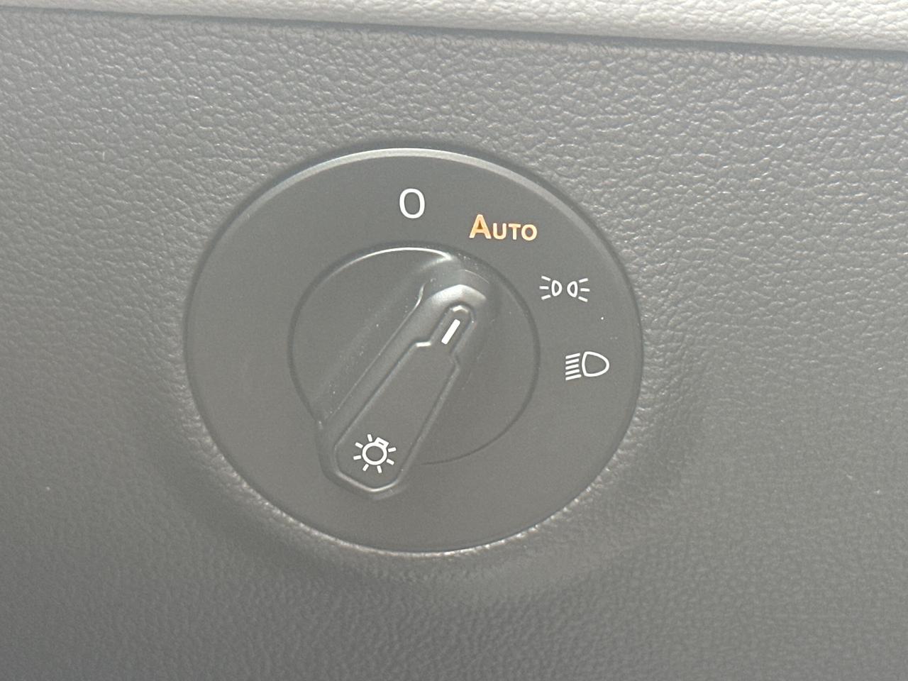 2022 Volkswagen Taos Comfortline 4Motion Photo