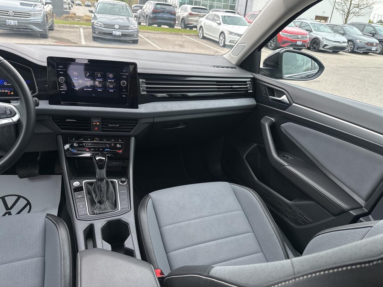 2025 Volkswagen Jetta Comfortline AUTO Photo