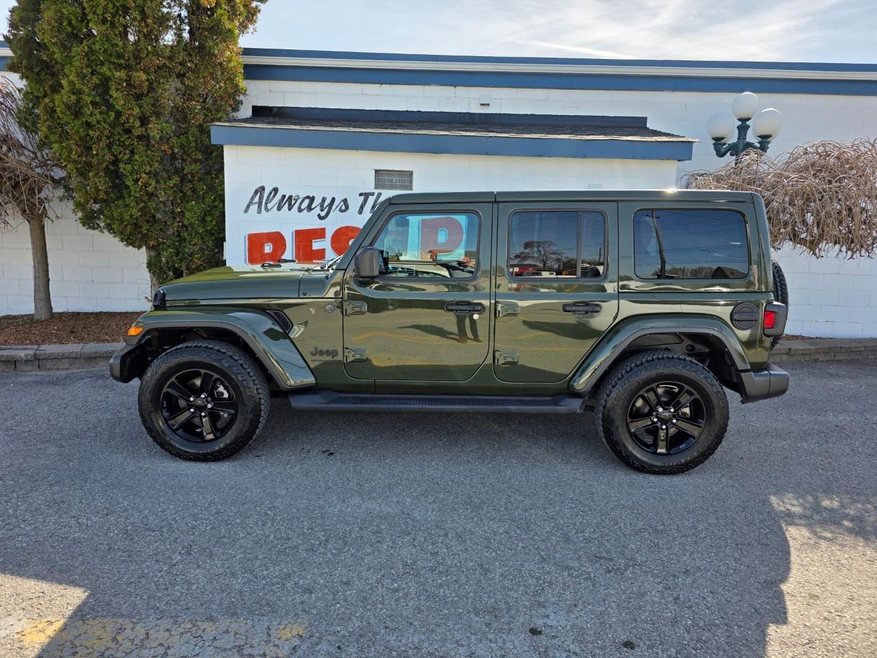 2023 Jeep Wrangler SAHARA 4DR 4X4 Photo