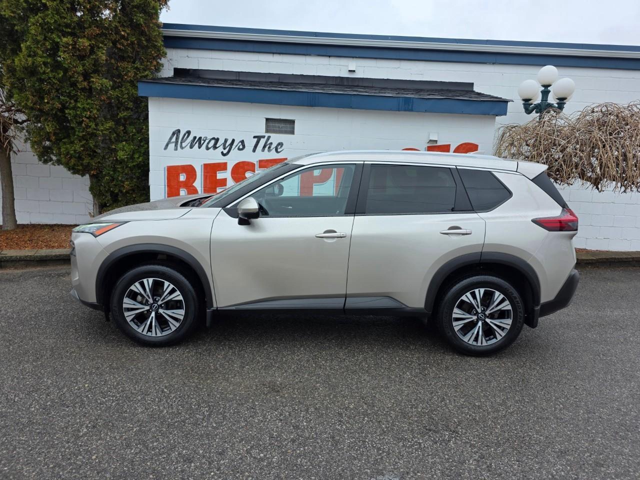 2023 Nissan Rogue SV Moonroof 4dr All-Wheel Drive Sport Utility Photo4