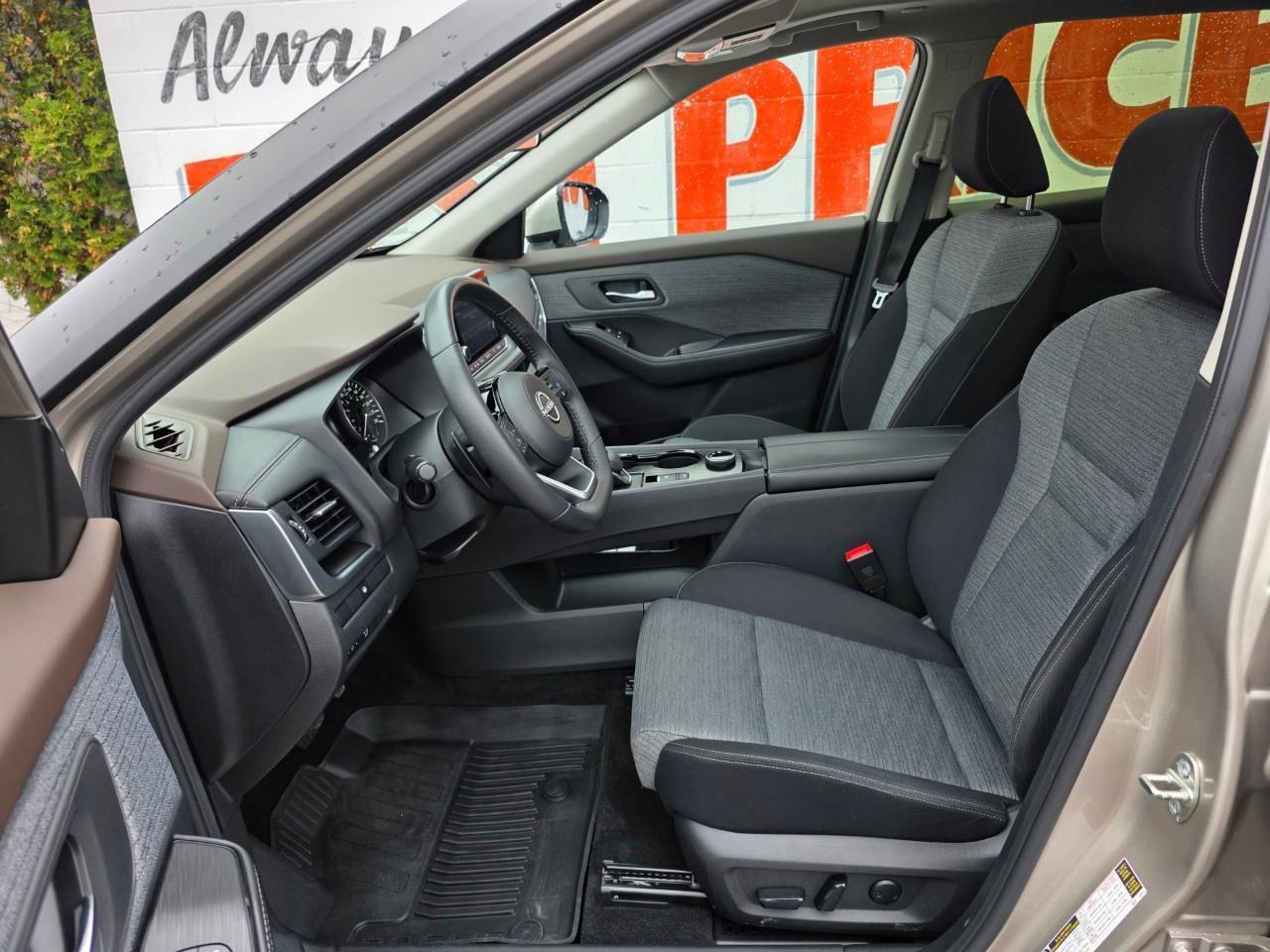 2023 Nissan Rogue SV Moonroof 4dr All-Wheel Drive Sport Utility Photo