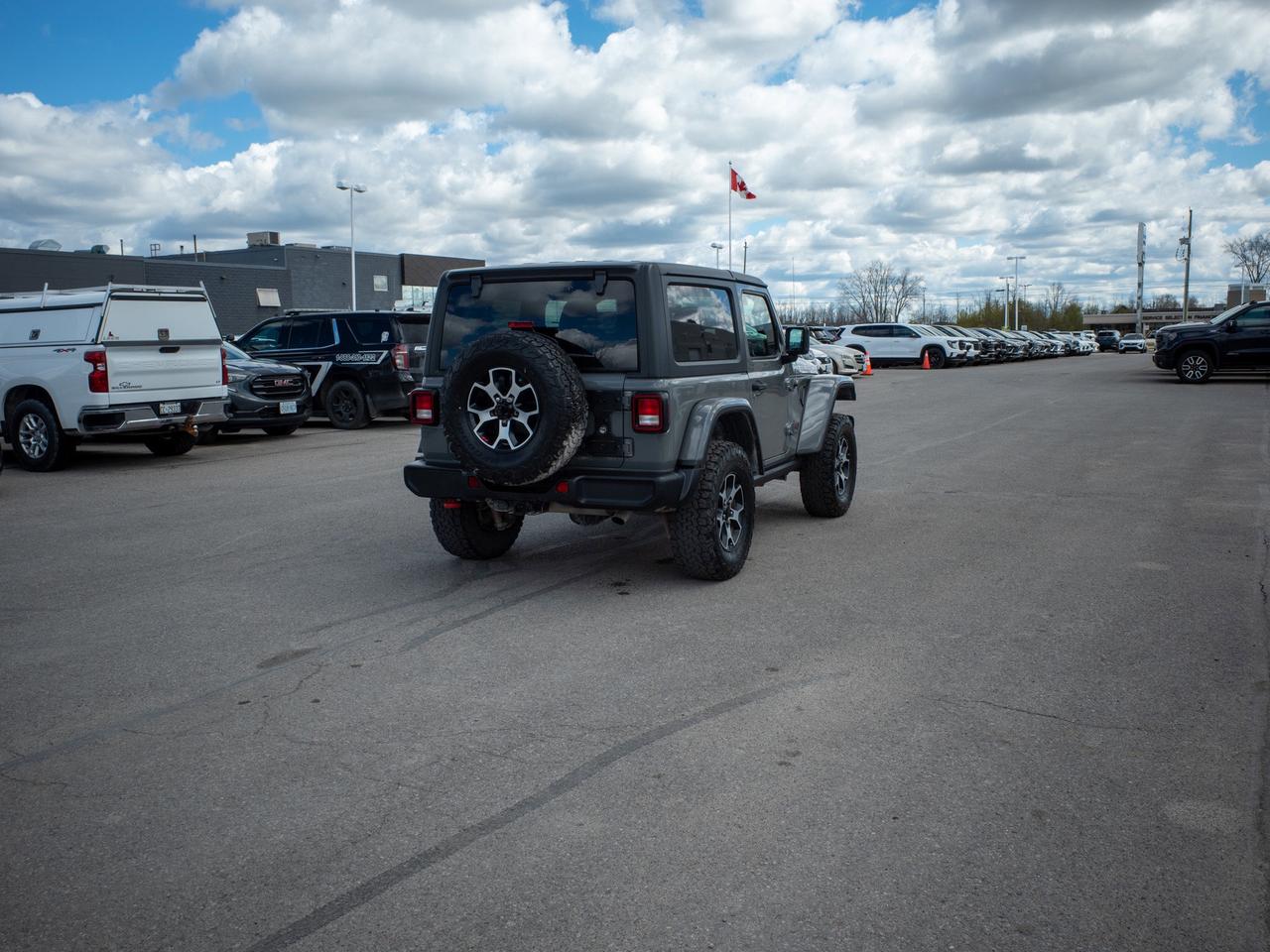 2023 Jeep Wrangler Rubicon - Premium Sound System   Rollover Protecti Photo