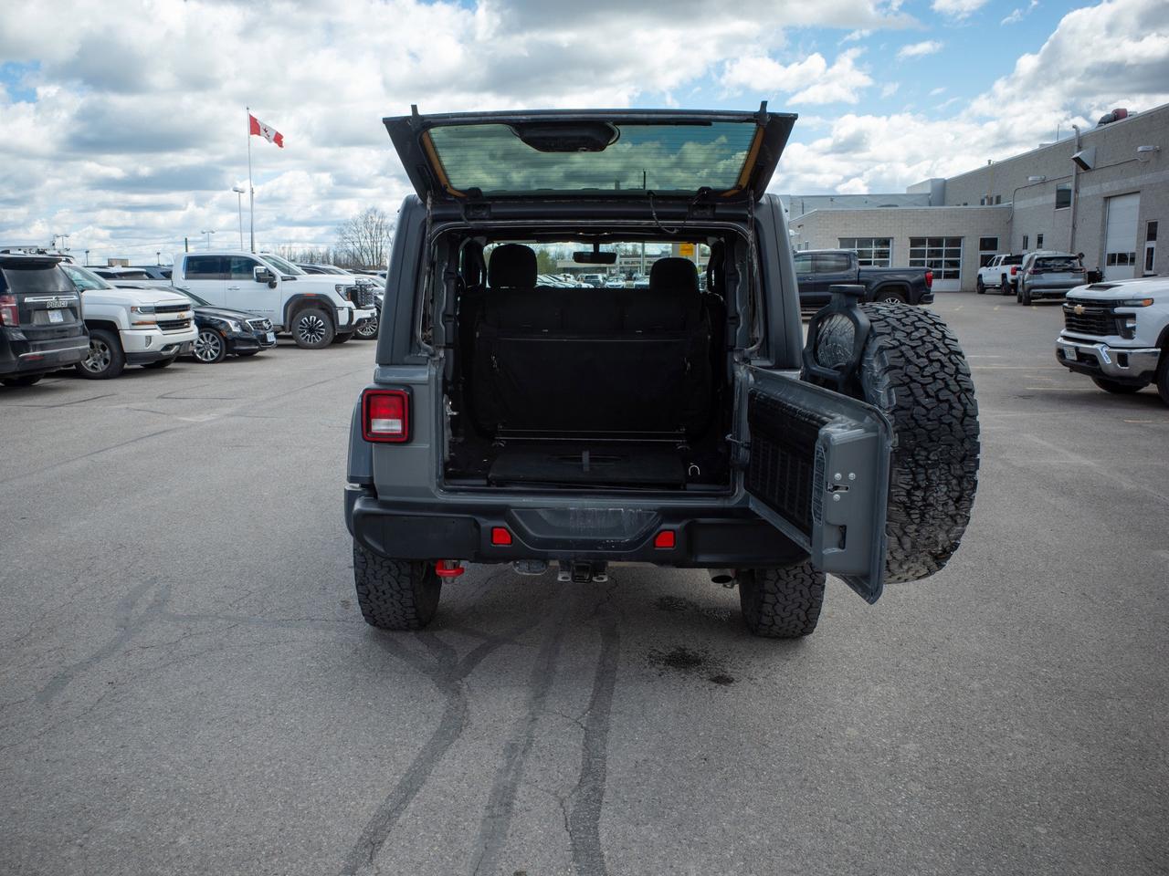 2023 Jeep Wrangler Rubicon - Premium Sound System   Rollover Protecti Photo