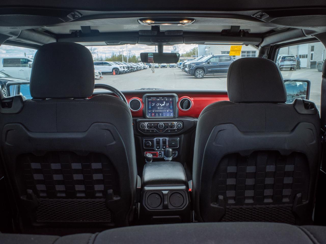 2023 Jeep Wrangler Rubicon - Premium Sound System   Rollover Protecti Photo