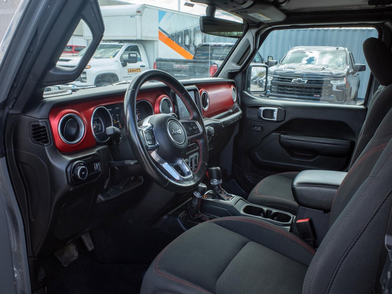 2023 Jeep Wrangler Rubicon - Premium Sound System   Rollover Protecti Photo
