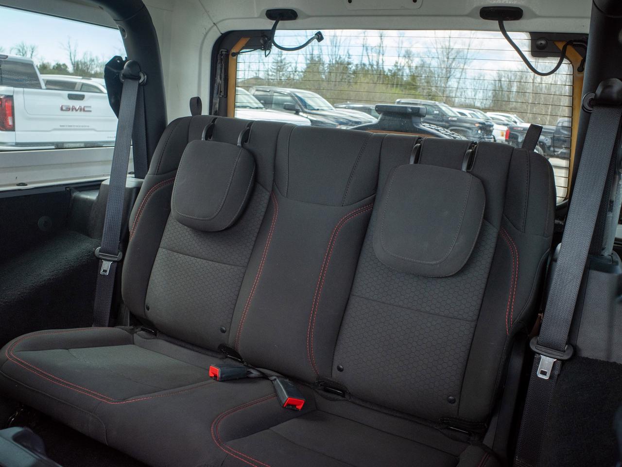 2023 Jeep Wrangler Rubicon - Premium Sound System   Rollover Protecti Photo