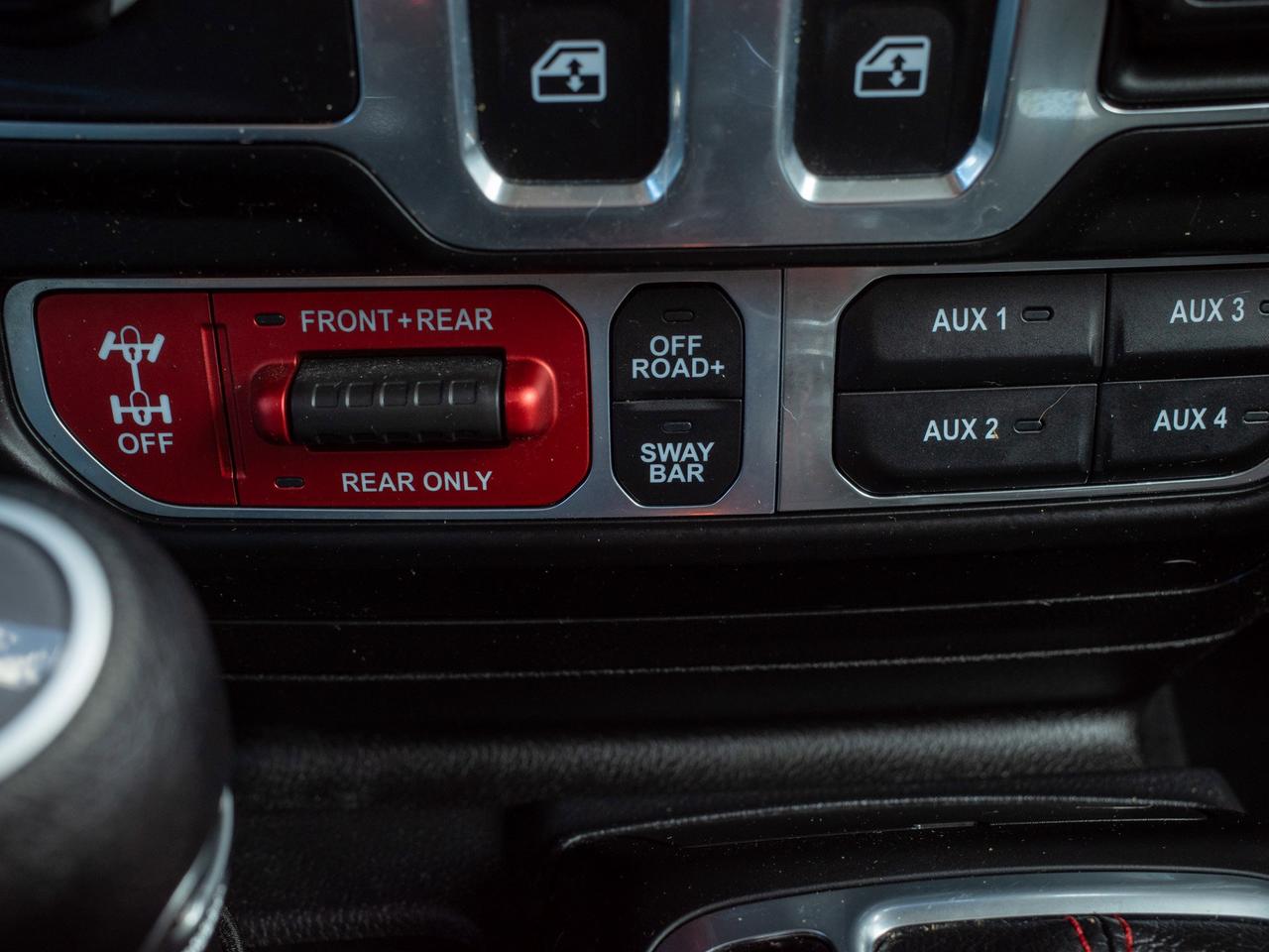 2023 Jeep Wrangler Rubicon - Premium Sound System   Rollover Protecti Photo
