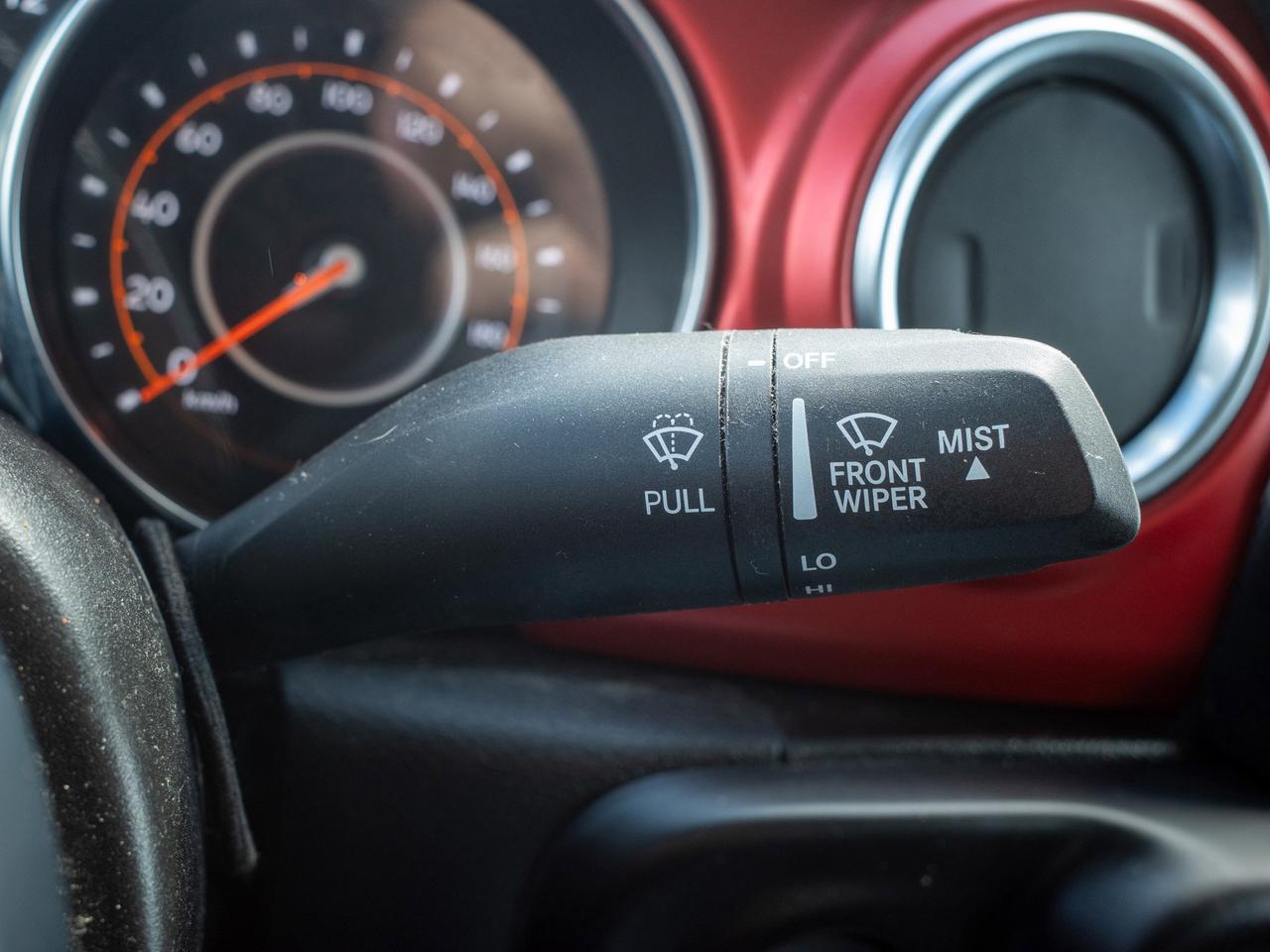 2023 Jeep Wrangler Rubicon - Premium Sound System   Rollover Protecti Photo