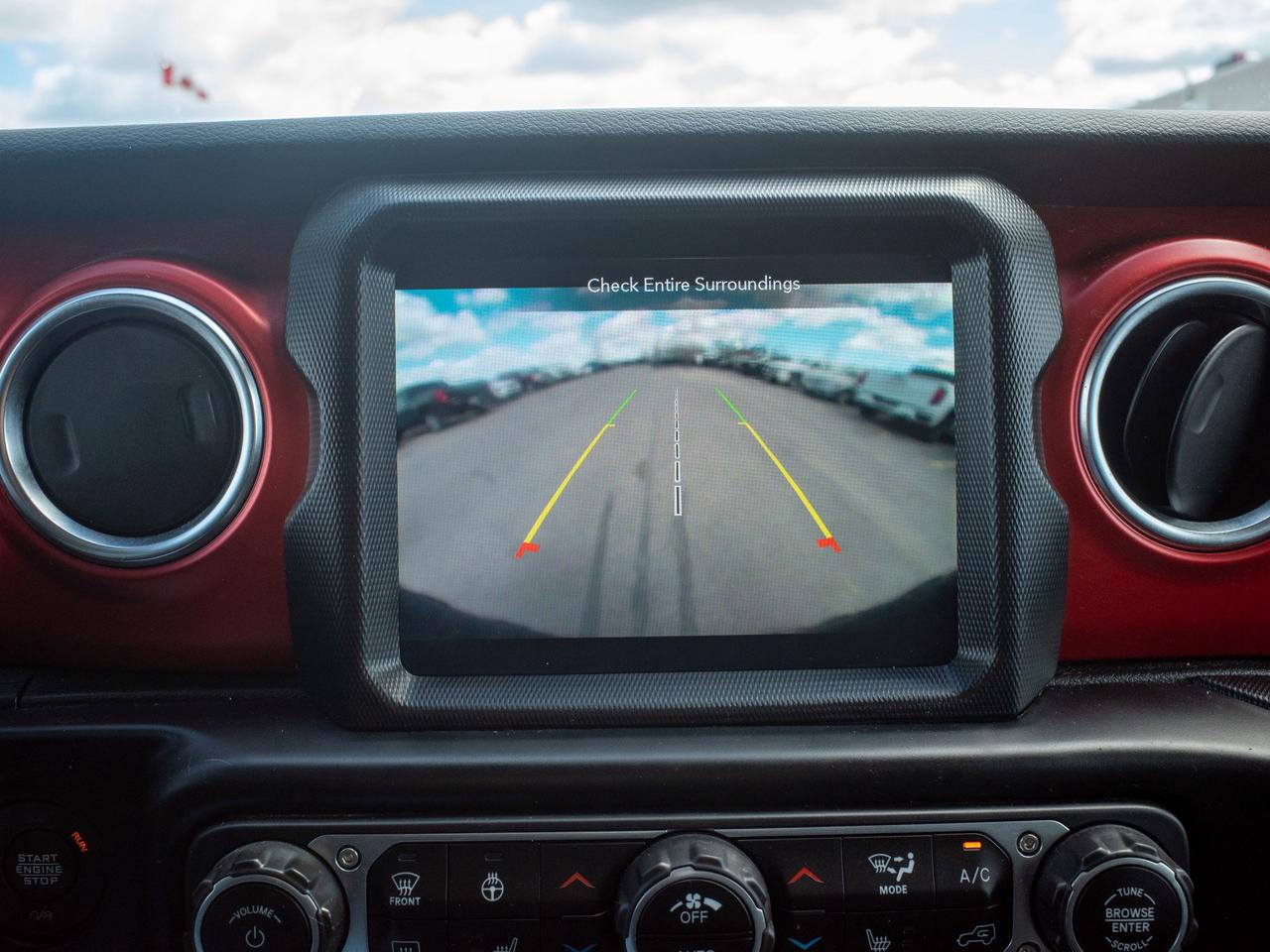 2023 Jeep Wrangler Rubicon - Premium Sound System   Rollover Protecti Photo
