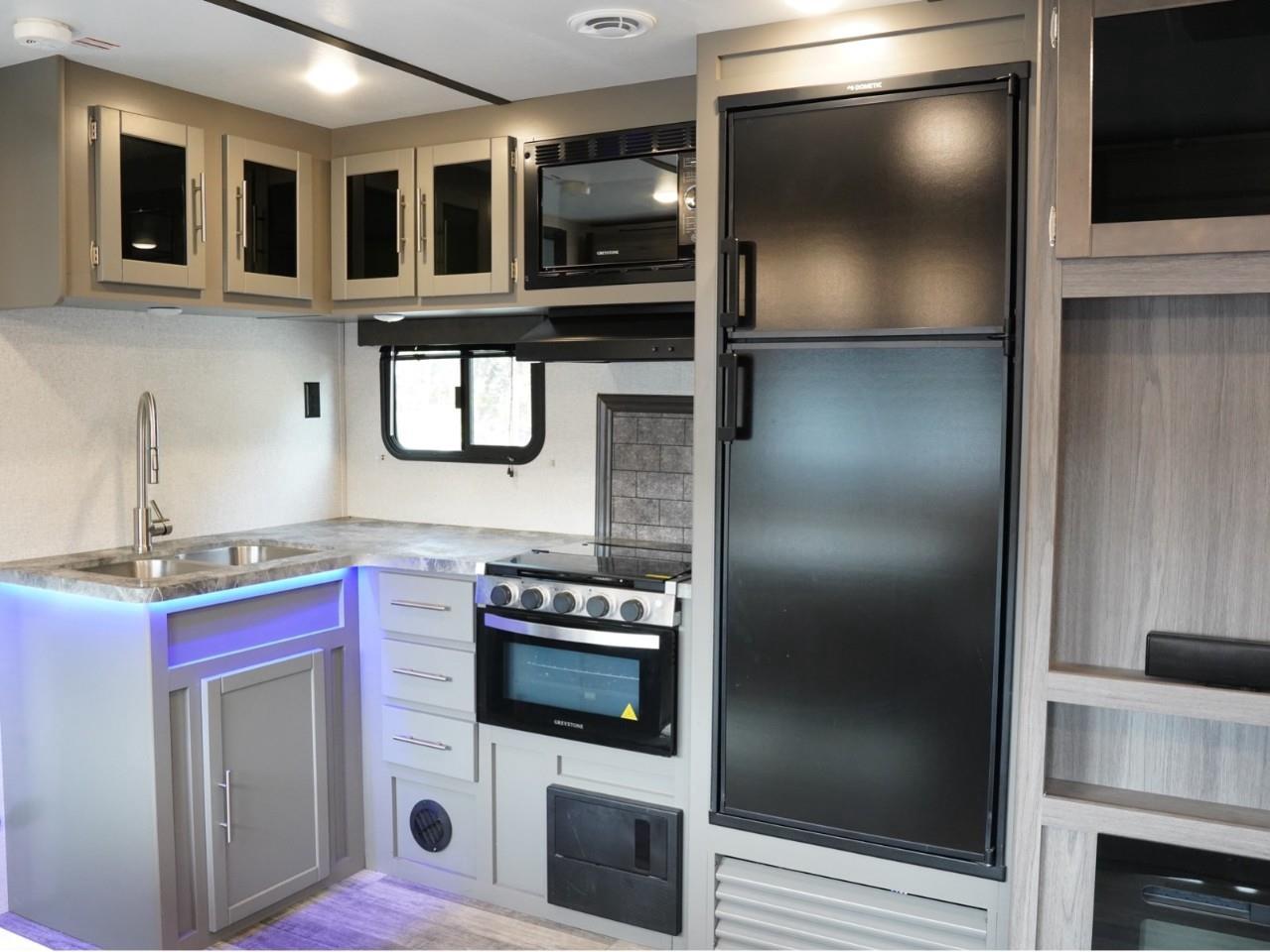2022 Crossroads VOLANTE 22BH  Photo