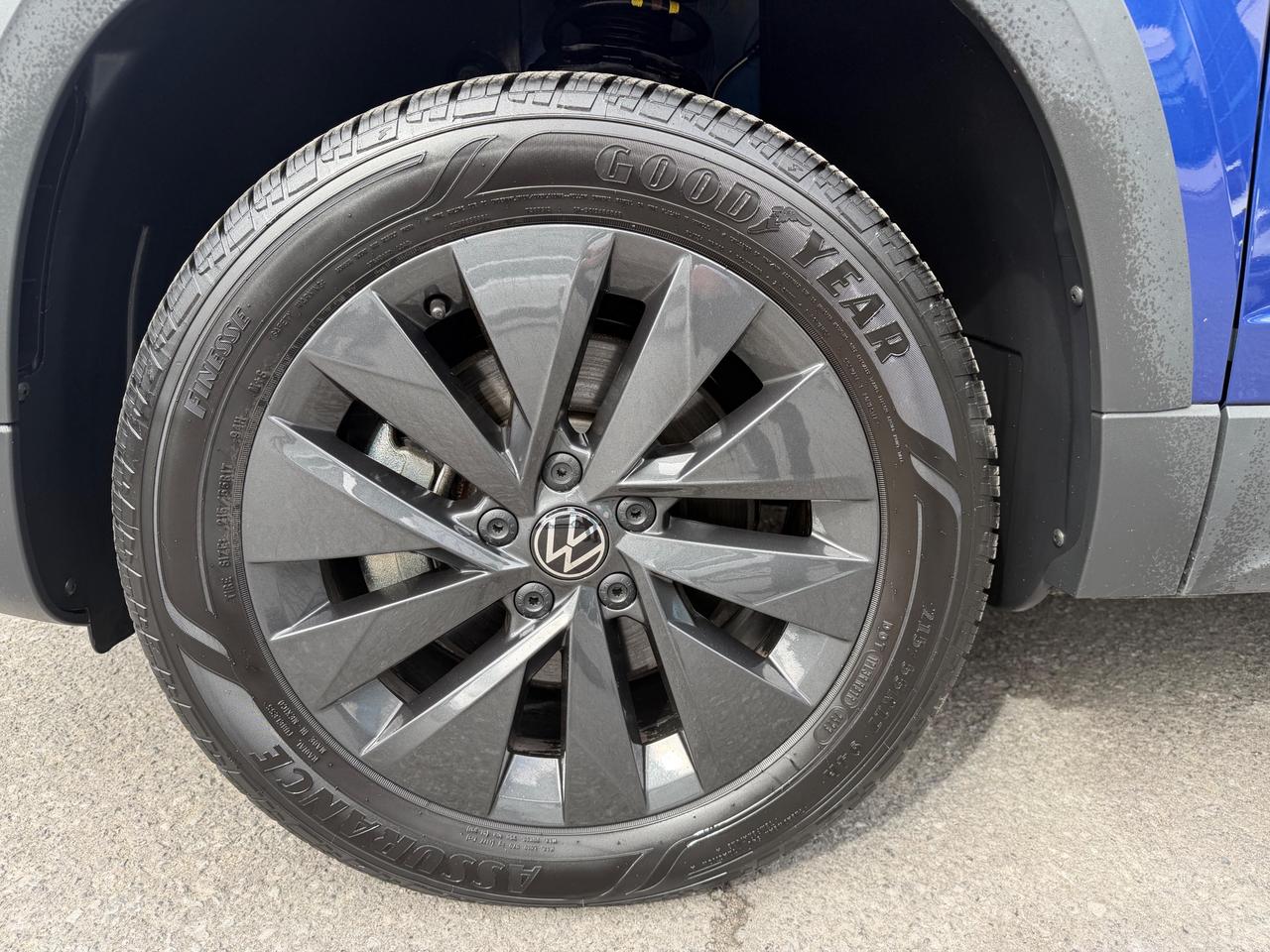 2023 Volkswagen Taos Comfortline 4dr Front-Wheel Drive Photo