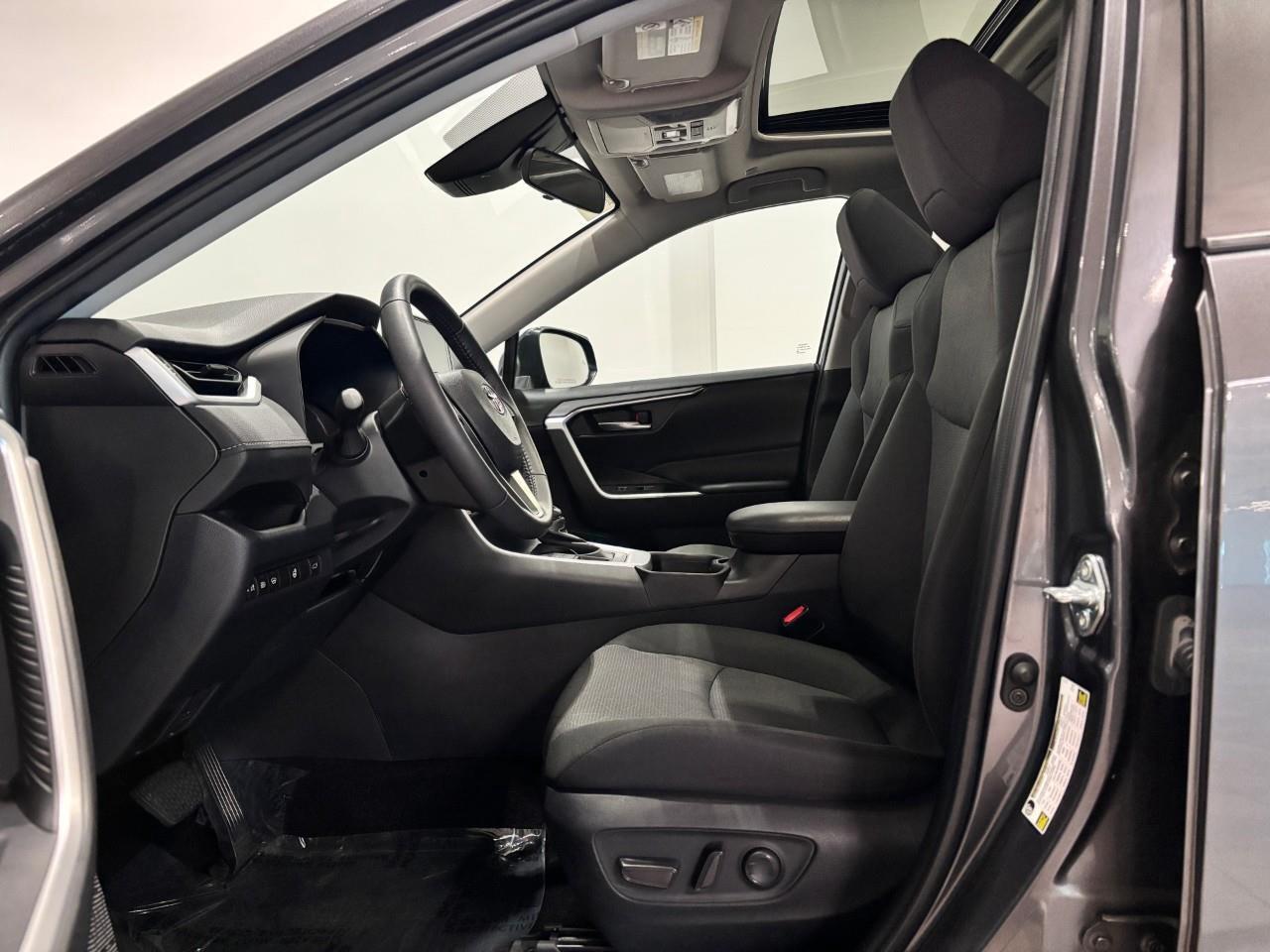 2023 Toyota RAV4 XLE Photo