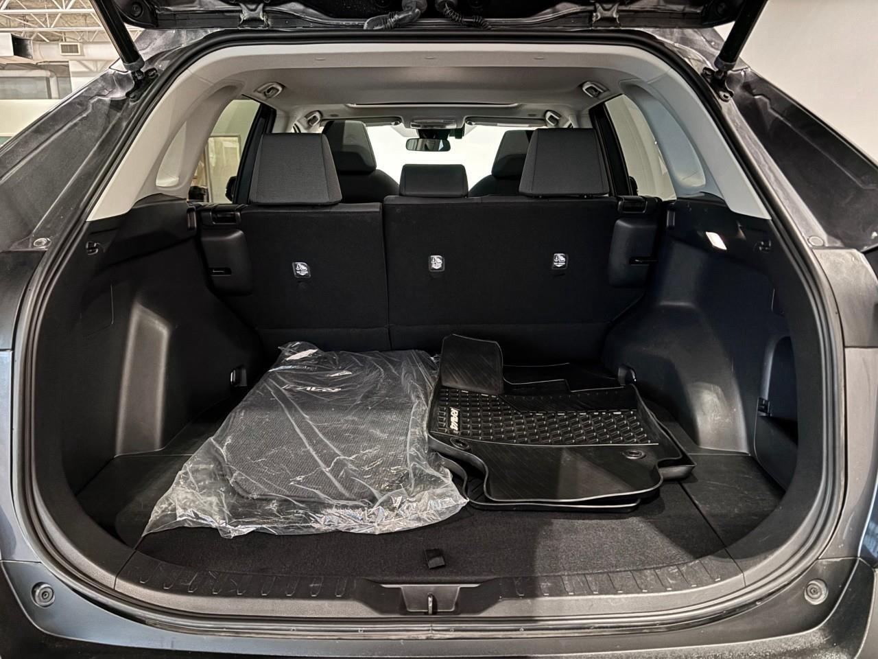 2023 Toyota RAV4 XLE Photo