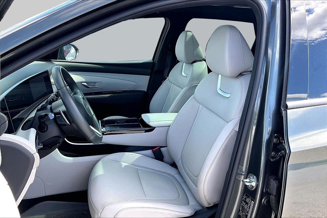 2025 Hyundai Tucson Hybrid ULTIMATE AWD   GREY LEATHER SEATS   FULLY LOADED! Photo
