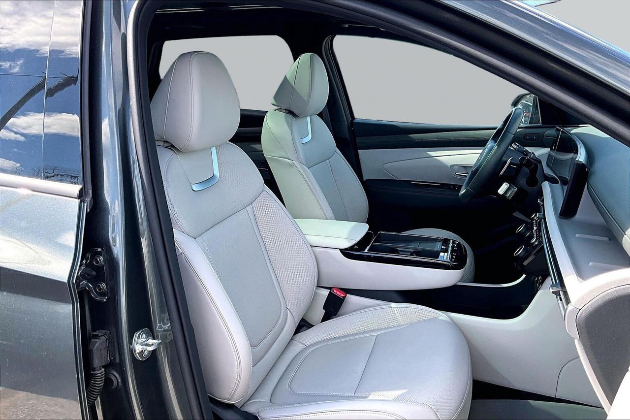 2025 Hyundai Tucson Hybrid ULTIMATE AWD   GREY LEATHER SEATS   FULLY LOADED! Photo