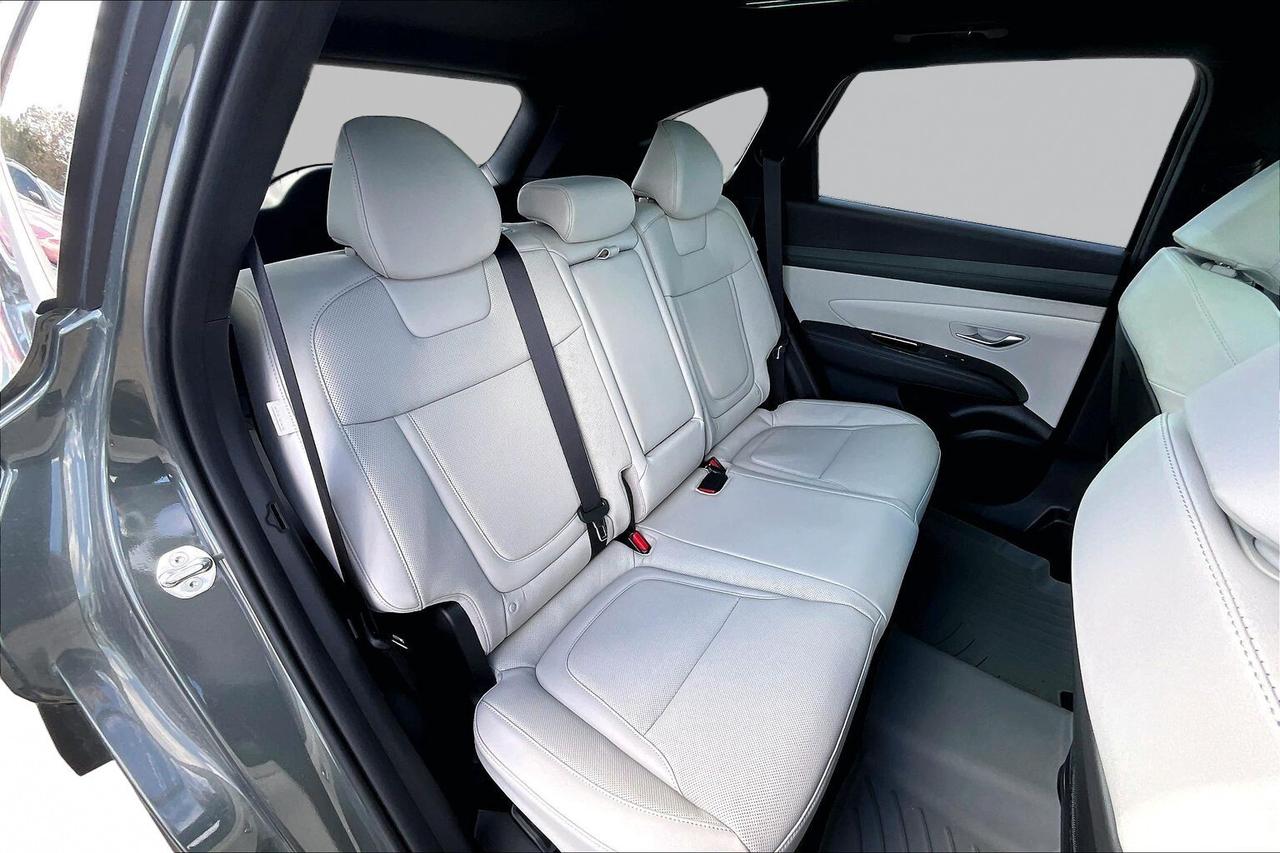 2025 Hyundai Tucson Hybrid ULTIMATE AWD   GREY LEATHER SEATS   FULLY LOADED! Photo