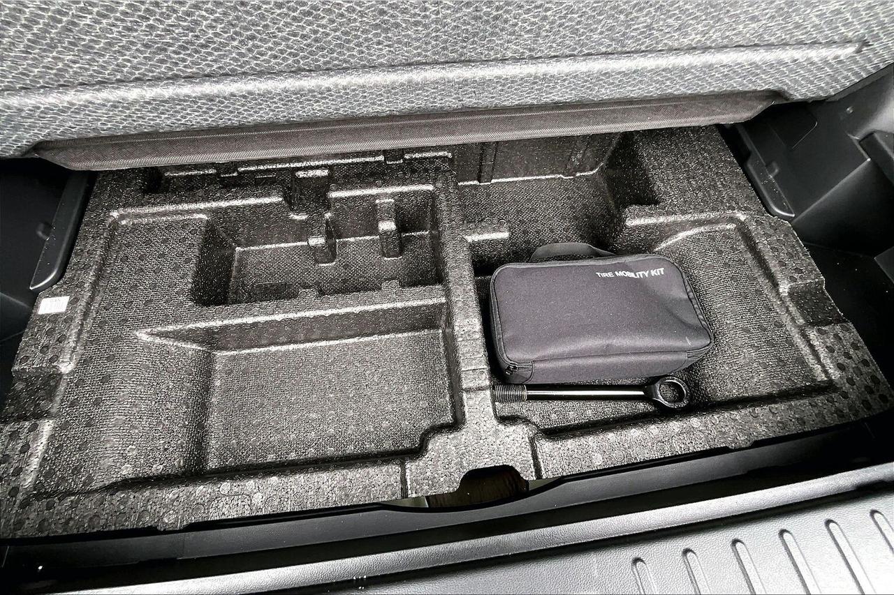 2025 Hyundai Tucson Hybrid ULTIMATE AWD   GREY LEATHER SEATS   FULLY LOADED! Photo