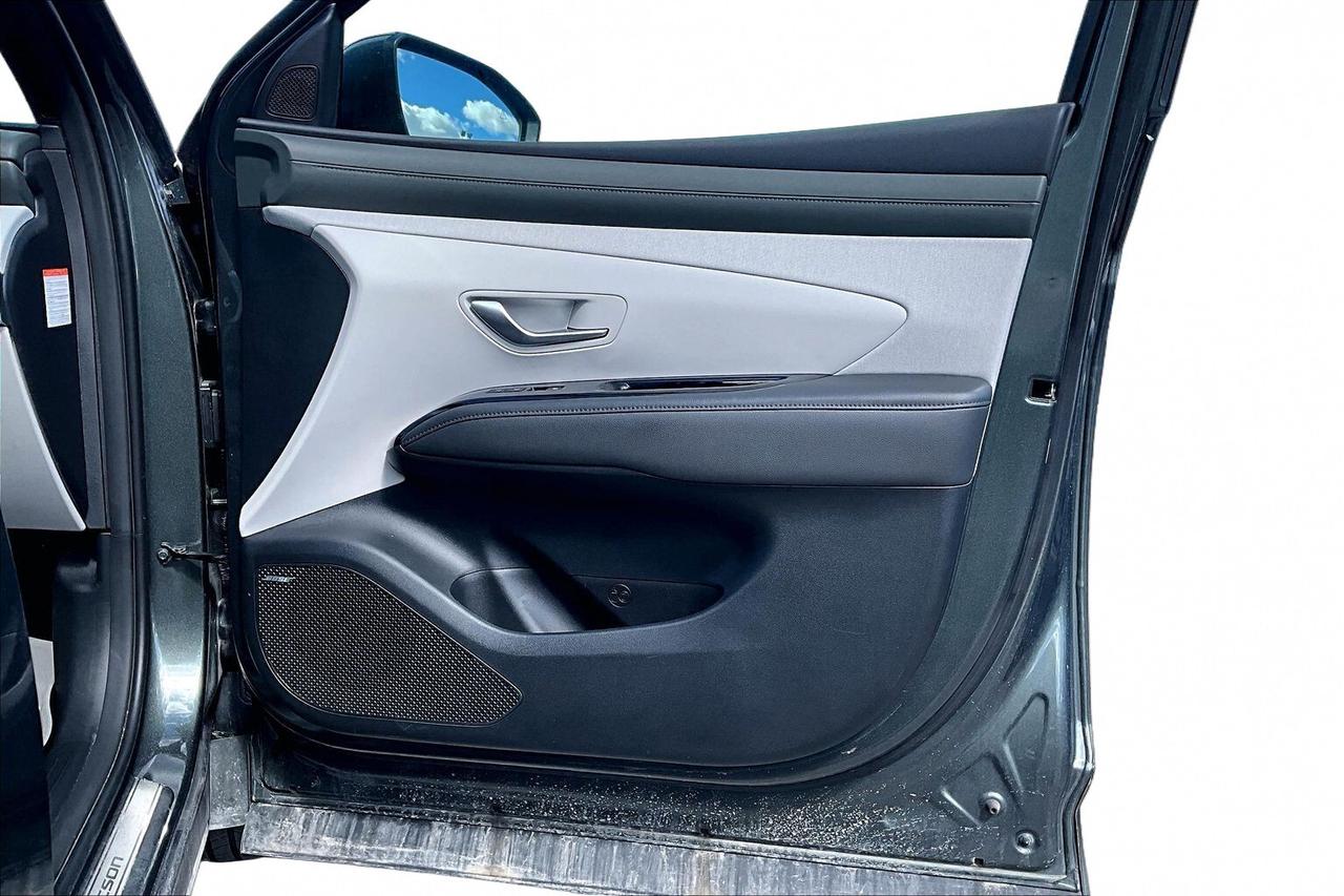 2025 Hyundai Tucson Hybrid ULTIMATE AWD   GREY LEATHER SEATS   FULLY LOADED! Photo