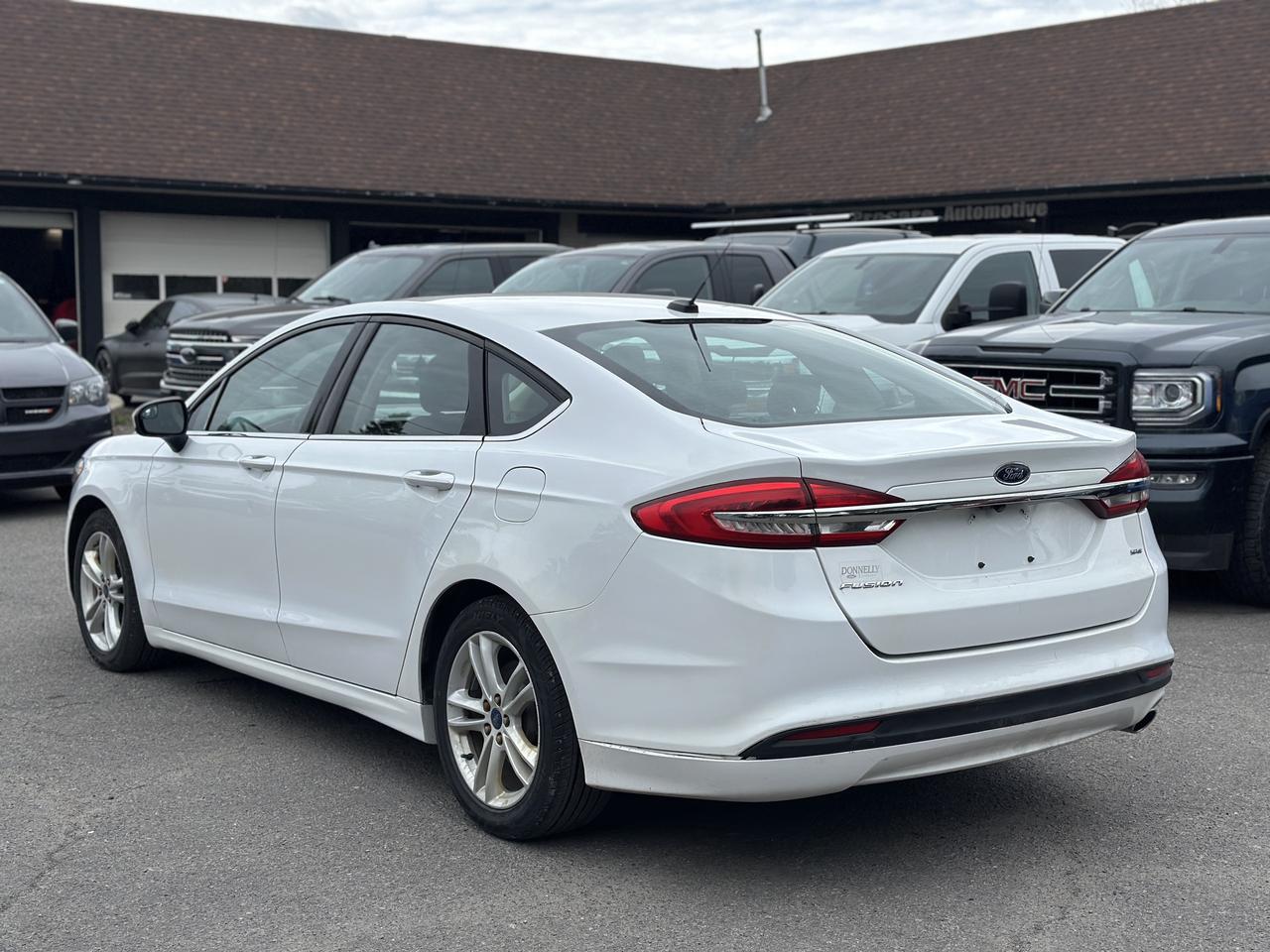 2018 Ford Fusion *LOW MILEAGE*NEW TIRES* NEW BRAKES* Photo