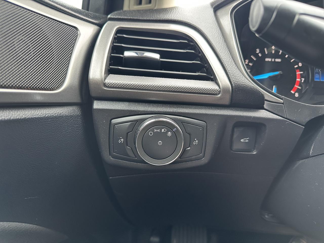 2018 Ford Fusion *LOW MILEAGE*NEW TIRES* NEW BRAKES* Photo
