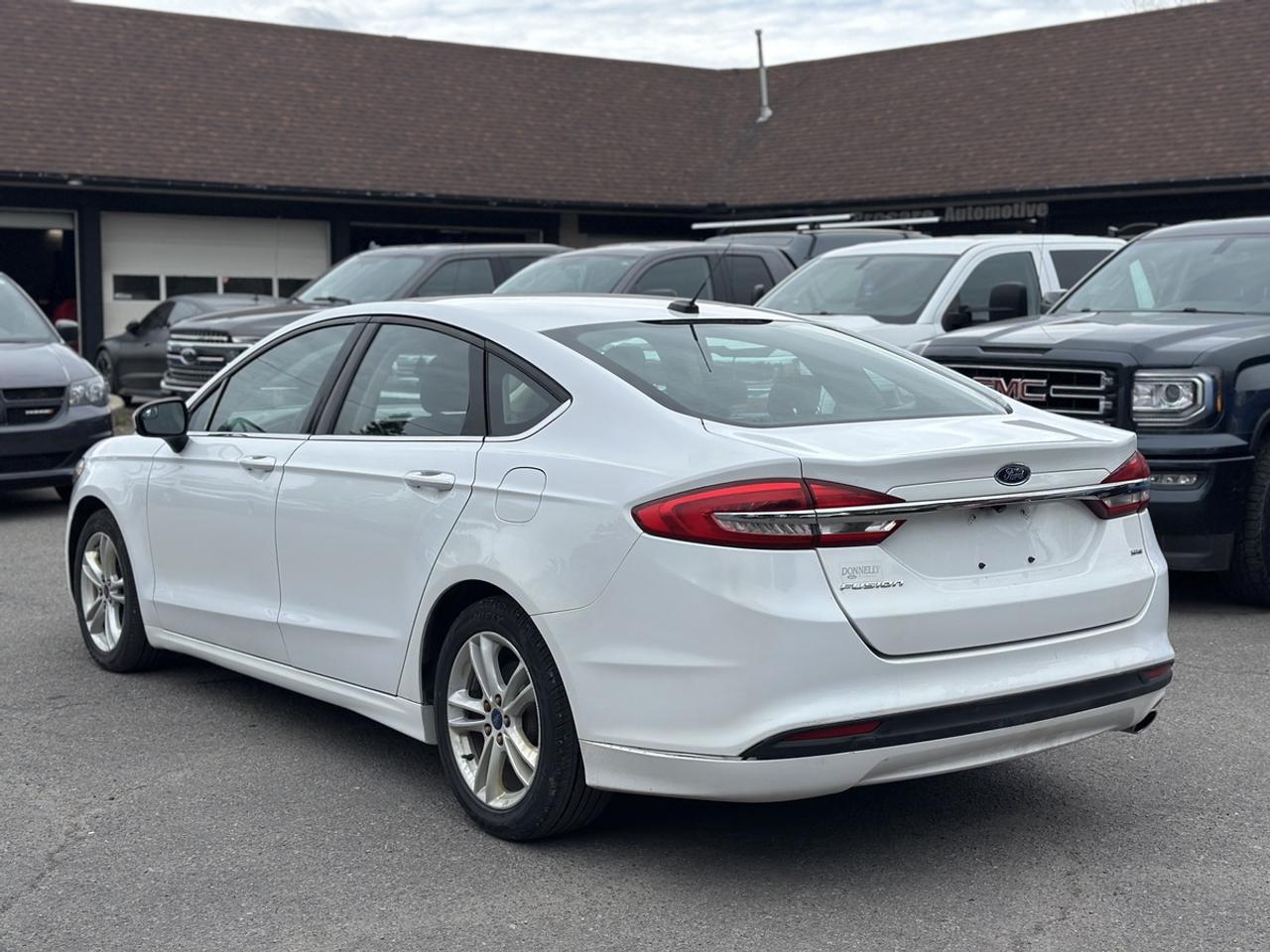 2018 Ford Fusion *LOW MILEAGE*NEW TIRES* NEW BRAKES* Photo