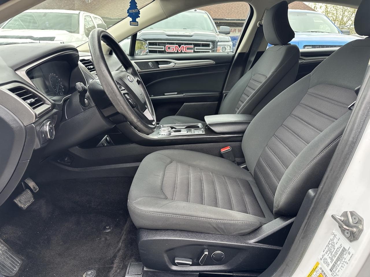2018 Ford Fusion *LOW MILEAGE*NEW TIRES* NEW BRAKES* Photo