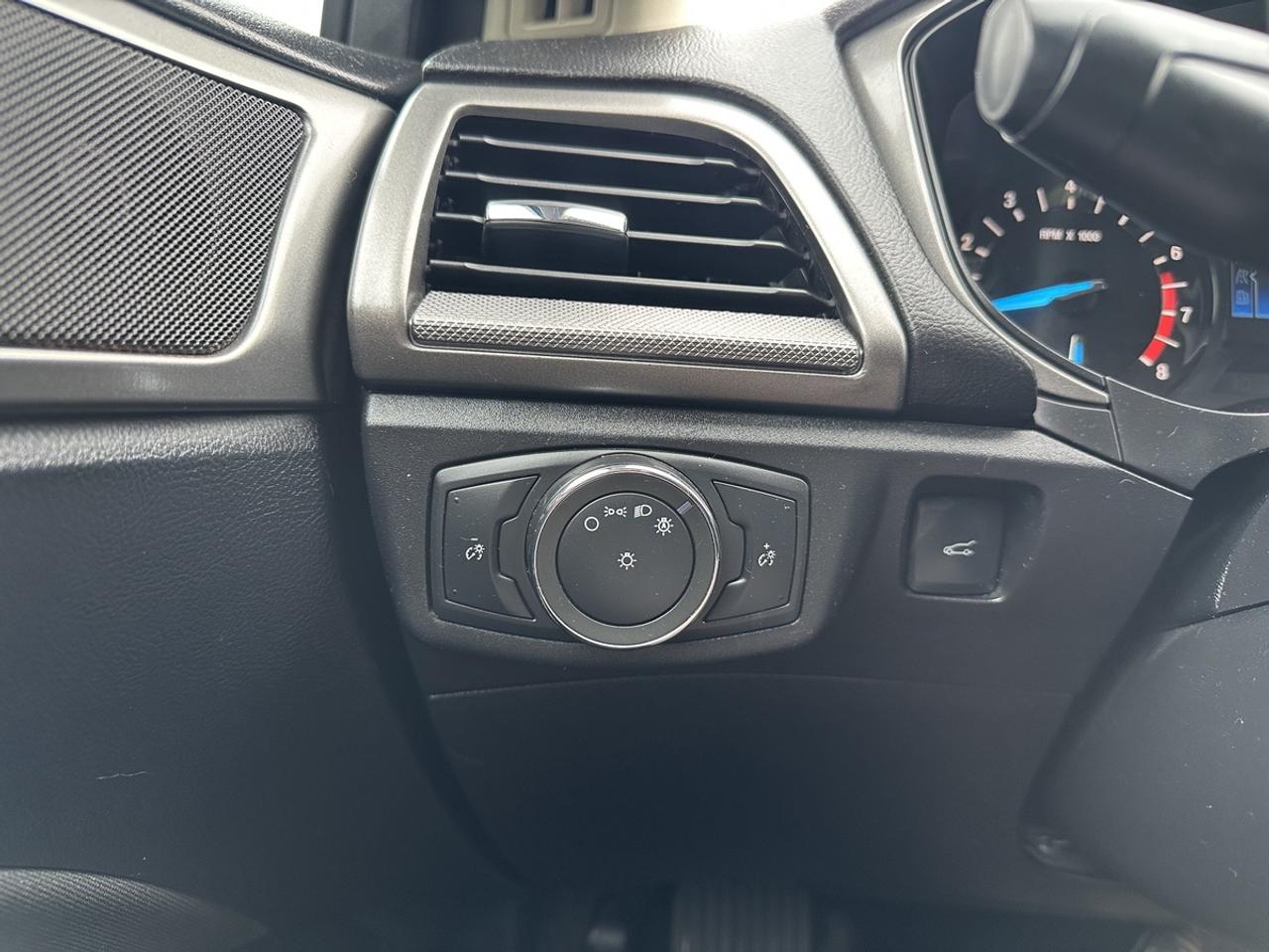 2018 Ford Fusion *LOW MILEAGE*NEW TIRES* NEW BRAKES* Photo