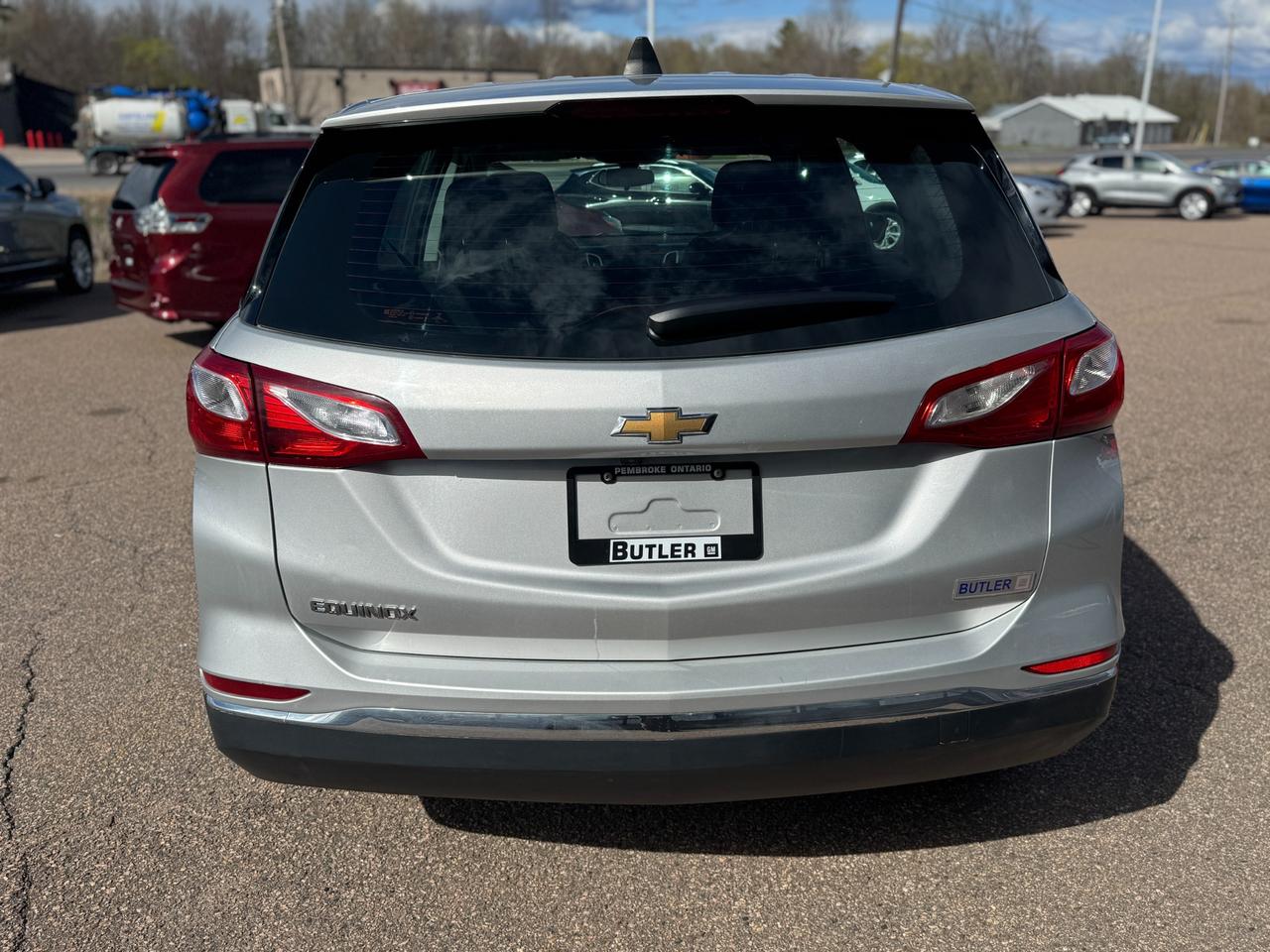 2018 Chevrolet Equinox LS Front-Wheel Drive Photo3