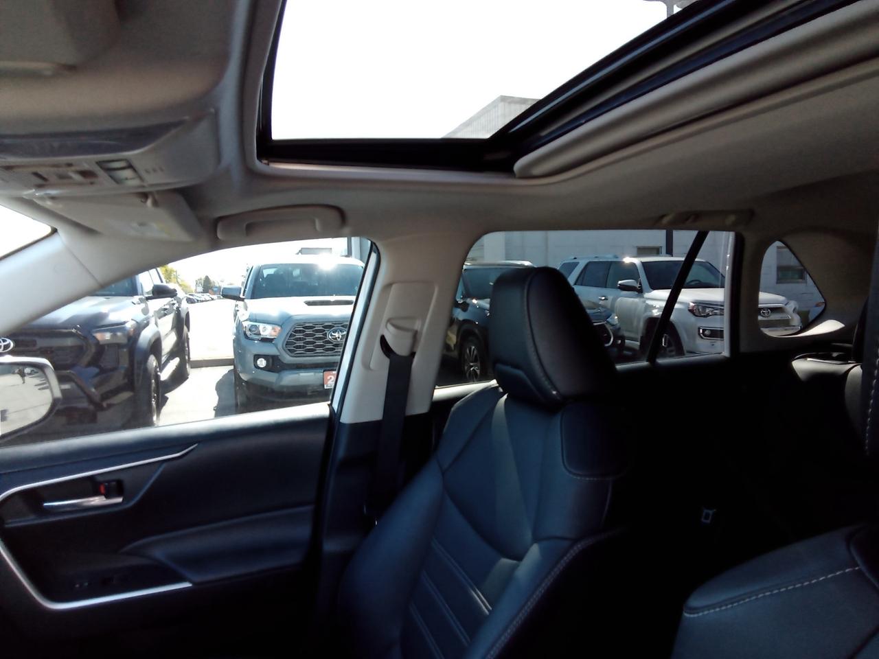 2021 Toyota RAV4 XLE 4dr All-wheel Drive Photo