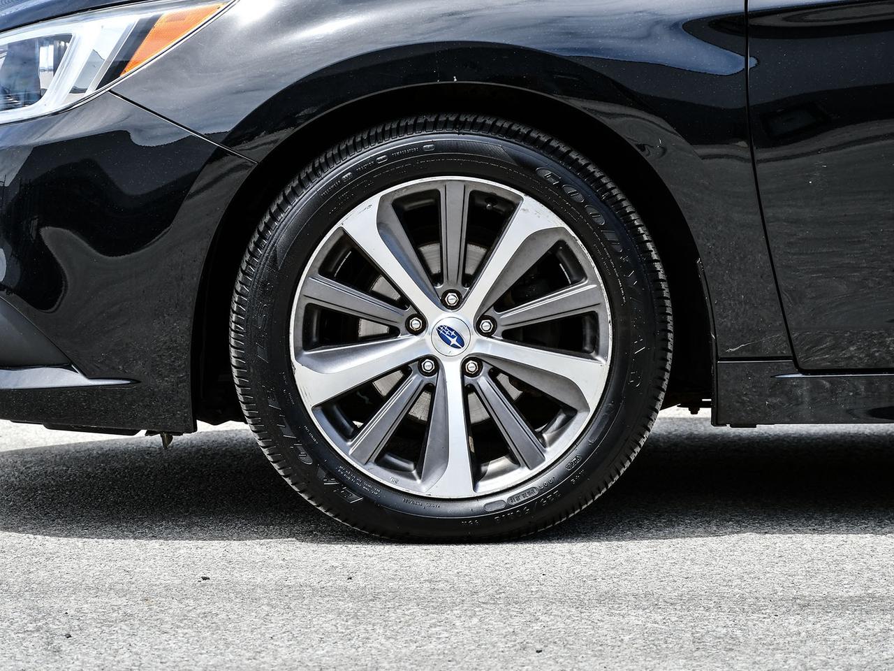 2017 Subaru Legacy LIMITED W/ TECH   LOW KM   2 SETS TIRE   AWD   BT Photo