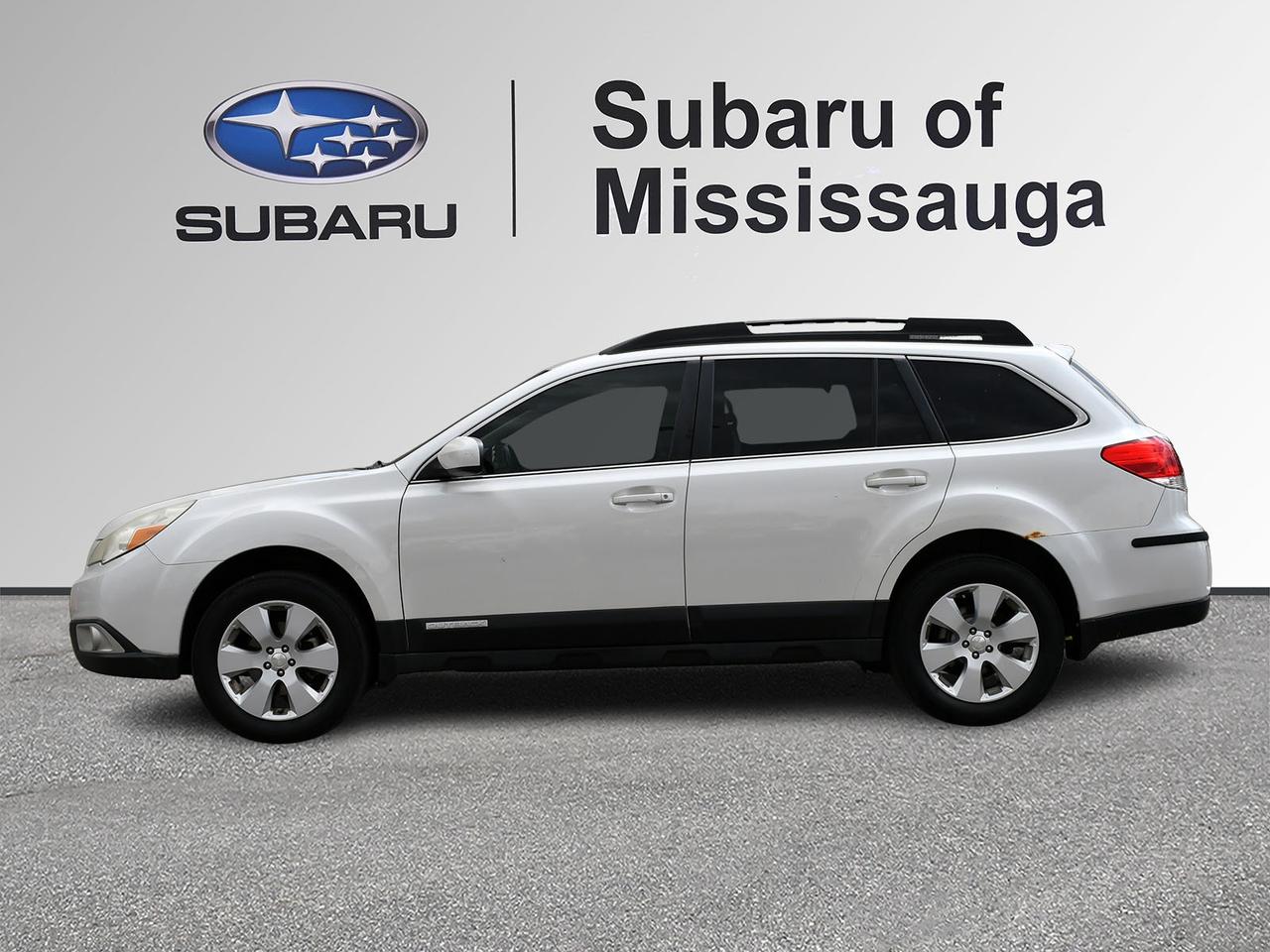 2011 Subaru Outback AWD   LOW KM   CLEAN CARFAX   SOLD ASIS Photo3