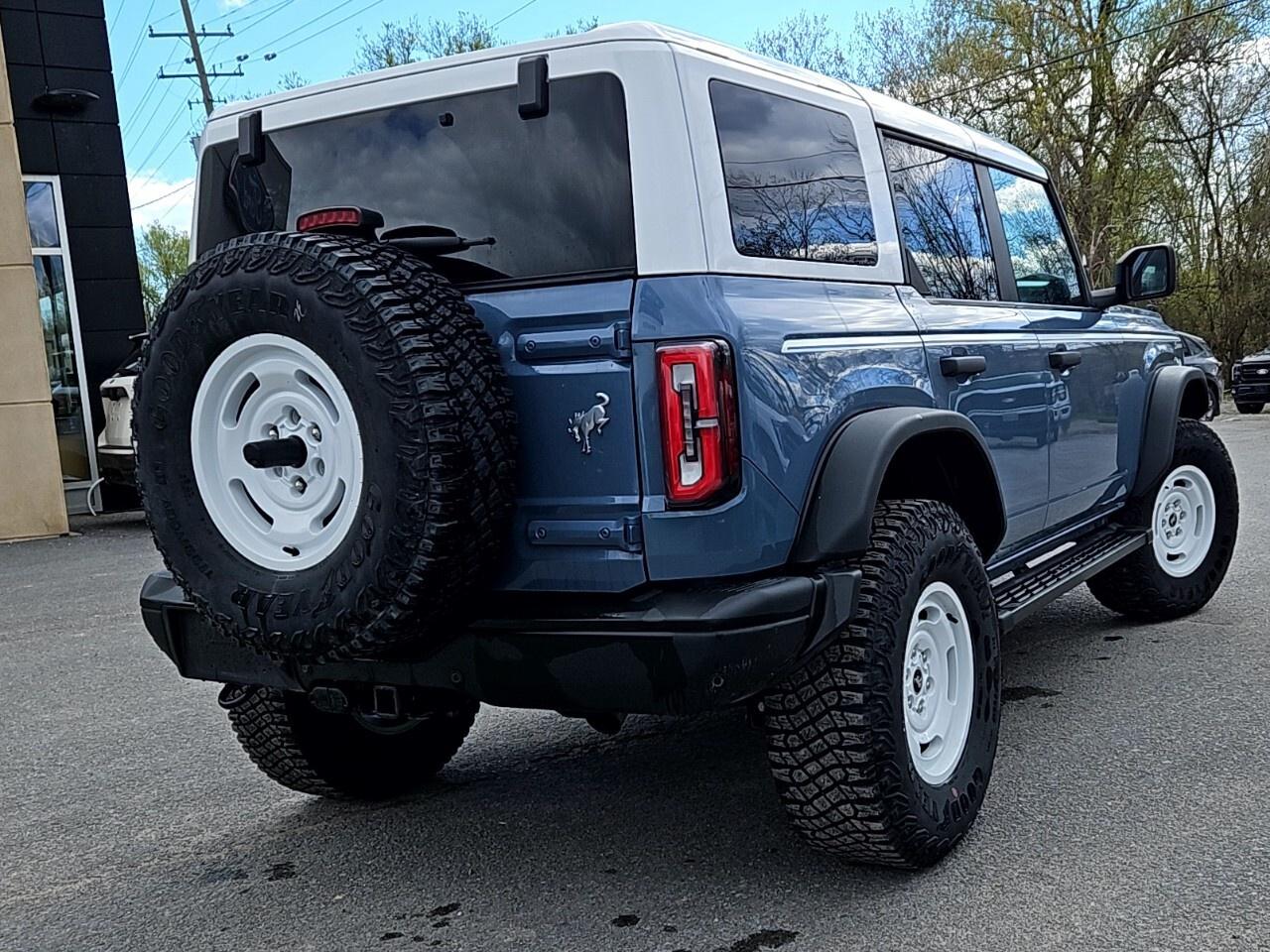 2023 Ford Bronco Heritage Edition 4 Door 4x4 Photo