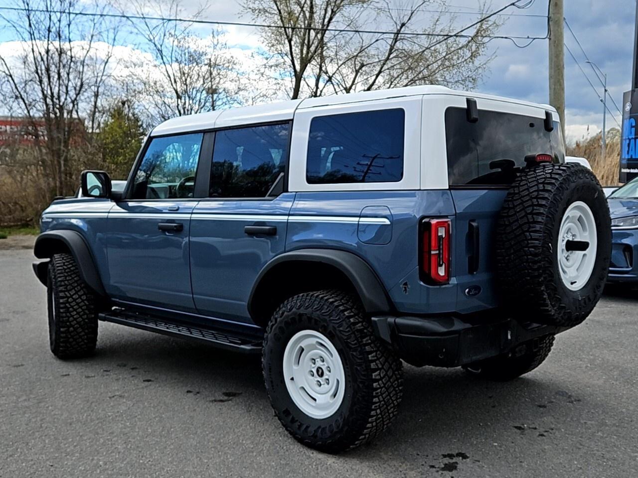 2023 Ford Bronco Heritage Edition 4 Door 4x4 Photo