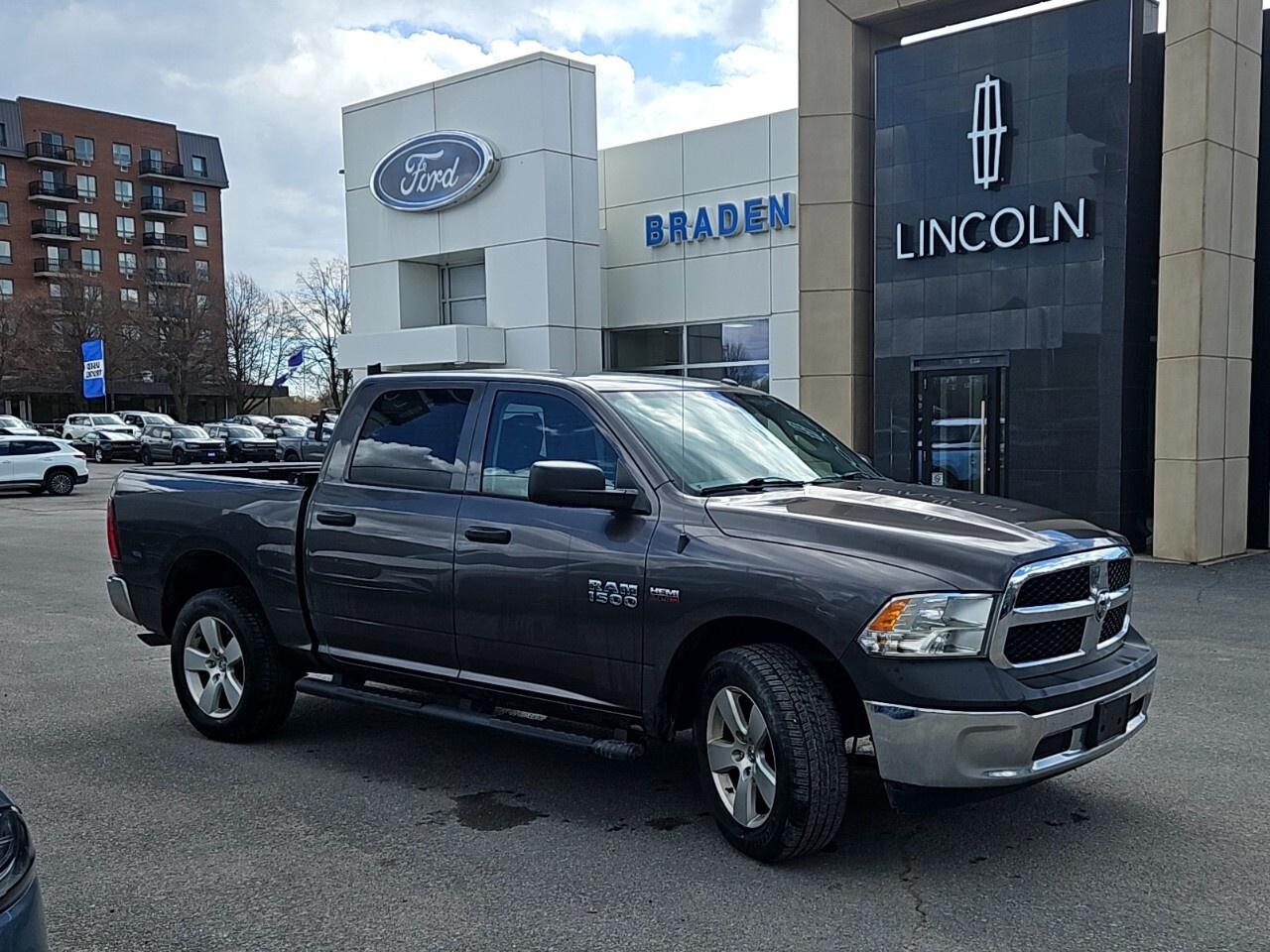 2015 RAM 1500 ST   SXT   TOW PKG   4WD Photo
