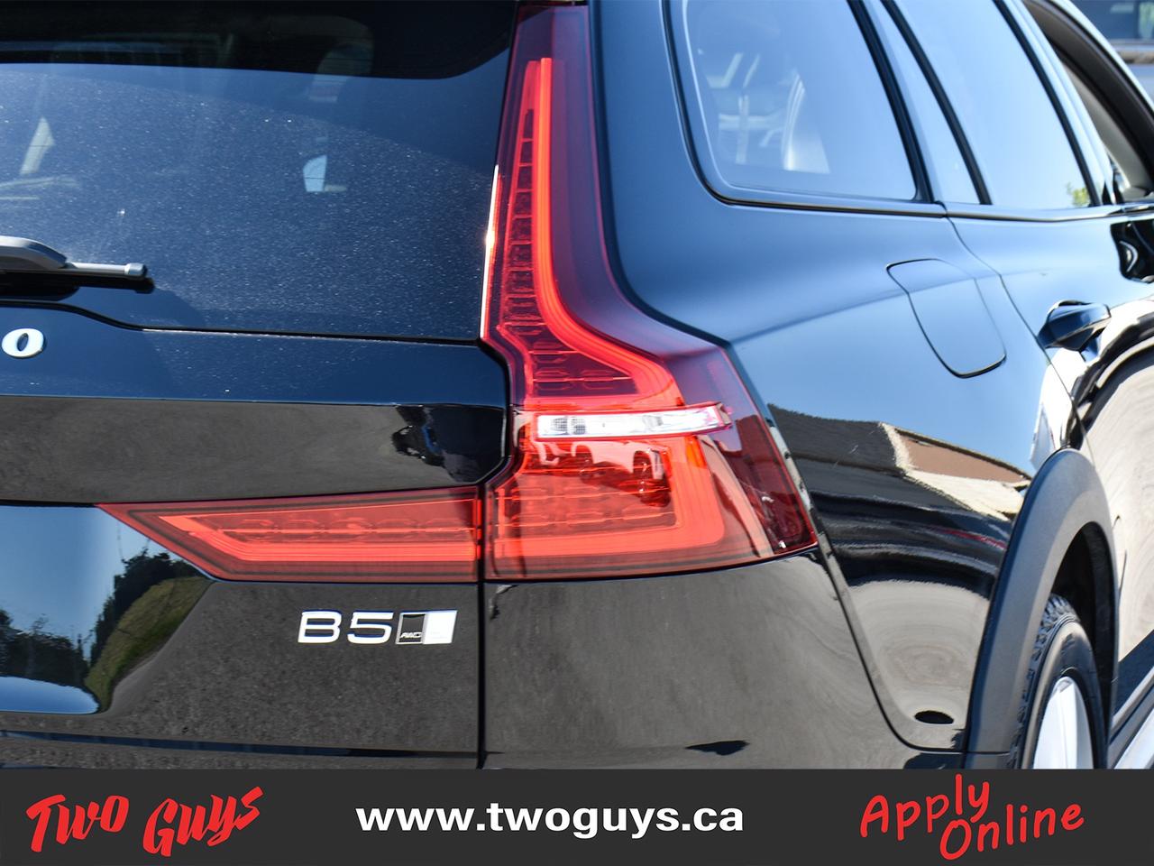 2023 Volvo V60 Cross Country Ultimate   Leather   Pano   Nav Photo