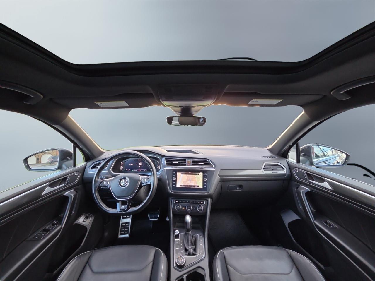 2021 Volkswagen Tiguan Highline R-Line 4MOTION * 1 OWNER / CARPLAY / PANO Photo