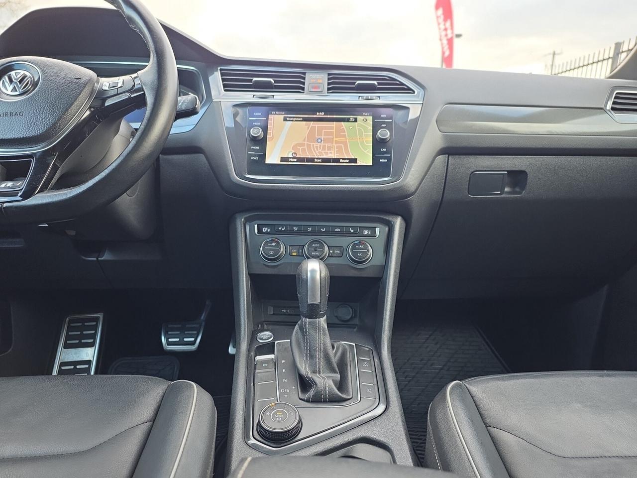 2021 Volkswagen Tiguan Highline R-Line 4MOTION * 1 OWNER / CARPLAY / PANO Photo