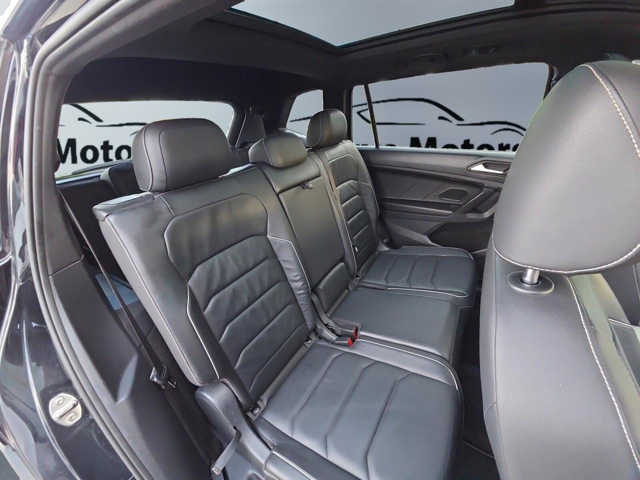 2021 Volkswagen Tiguan Highline R-Line 4MOTION * 1 OWNER / CARPLAY / PANO Photo