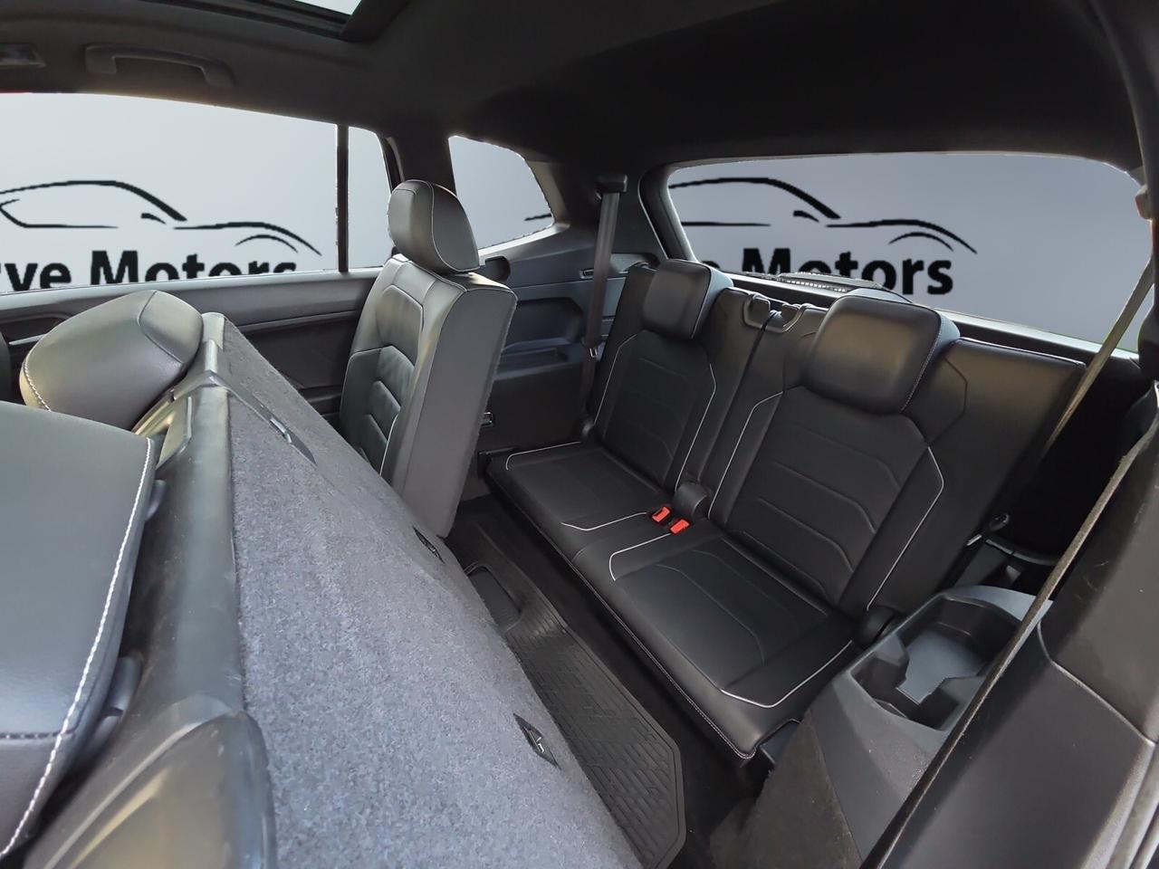 2021 Volkswagen Tiguan Highline R-Line 4MOTION * 1 OWNER / CARPLAY / PANO Photo