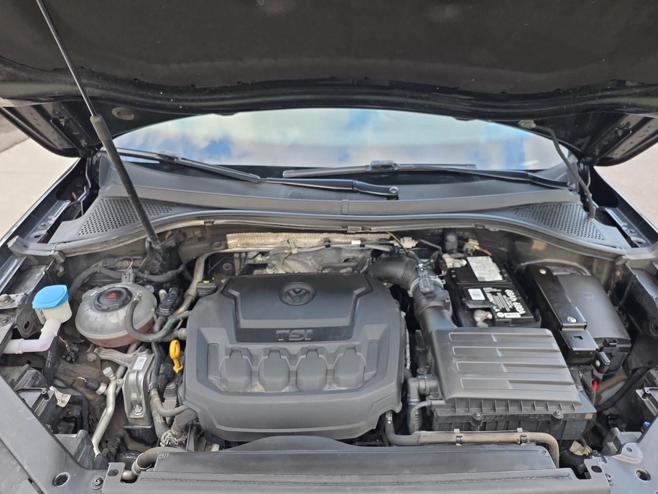 2021 Volkswagen Tiguan Highline R-Line 4MOTION * 1 OWNER / CARPLAY / PANO Photo