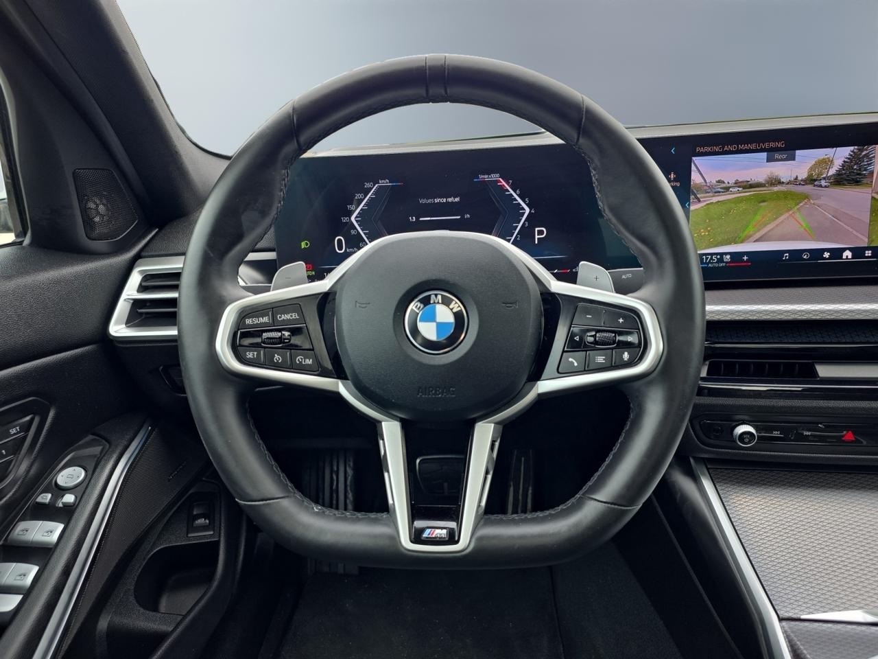 2025 BMW 3 Series 330i xDrive M-SPORT * HUD / DRIVER ASSIST / CARPLA Photo