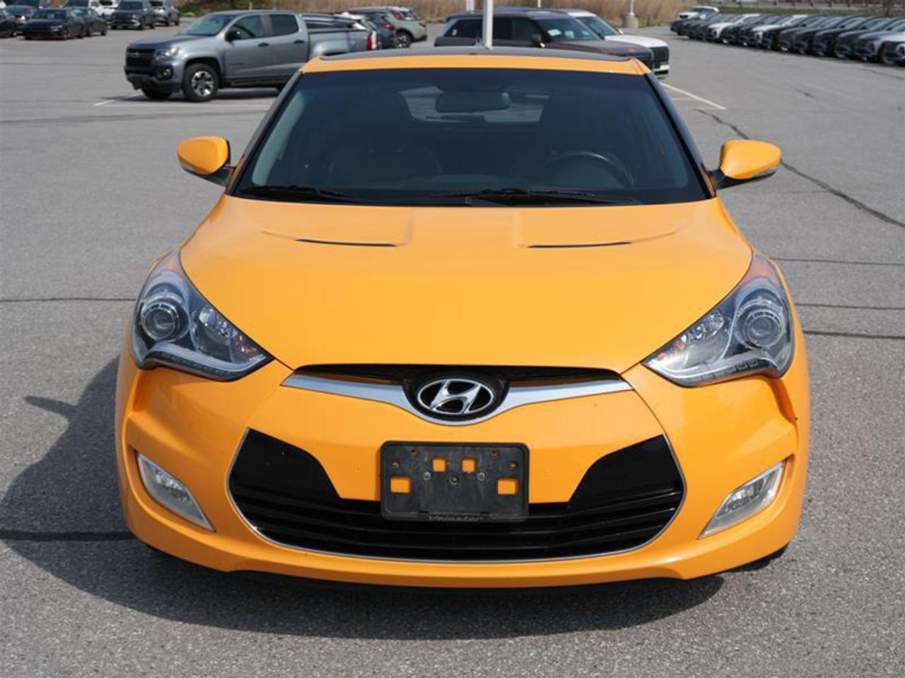 2015 Hyundai Veloster 3dr Cpe Man w-Tech Photo