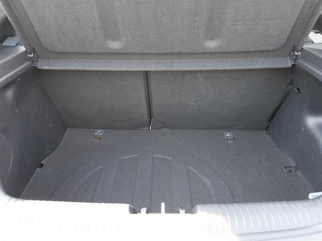 2015 Hyundai Veloster 3dr Cpe Man w-Tech Photo